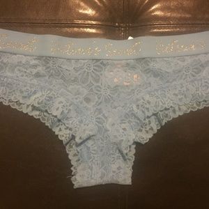 Victoria's Secret Lingerie Lace Cheeky paties Sz M
